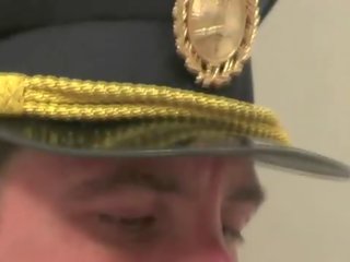 Te-n amatir drools on officers prick
