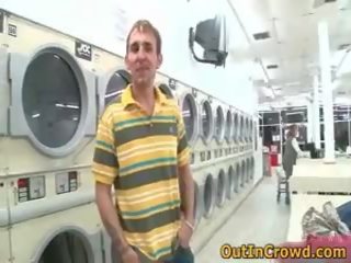 Concupiscente homosexual adolescents teniendo xxx vídeo en público laundry 1 por outincrowd